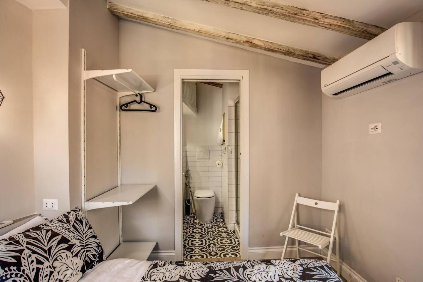 Attic With Terrace By Trevi Fountain Apartment โรม ภายนอก รูปภาพ