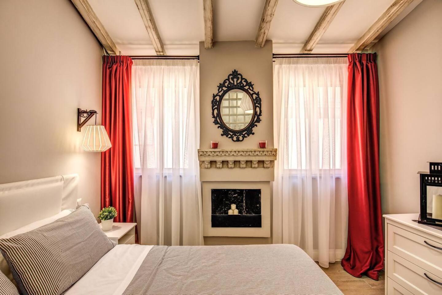 Attic With Terrace By Trevi Fountain Apartment โรม ภายนอก รูปภาพ