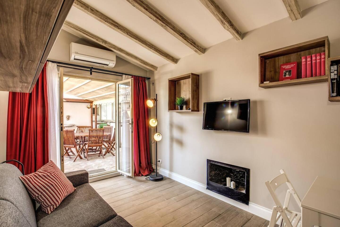 Attic With Terrace By Trevi Fountain Apartment โรม ภายนอก รูปภาพ