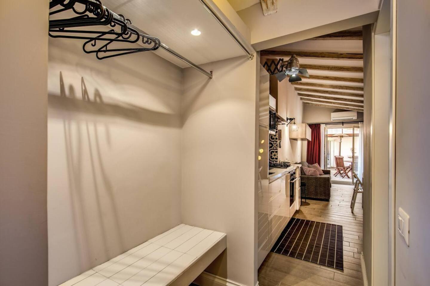 Attic With Terrace By Trevi Fountain Apartment โรม ภายนอก รูปภาพ