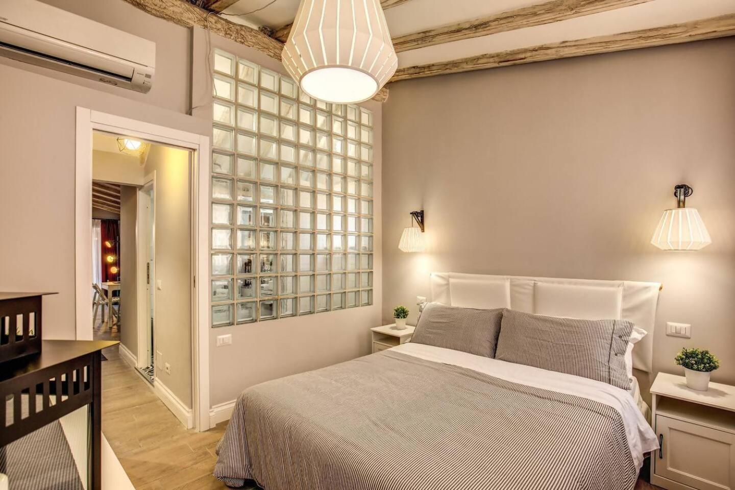 Attic With Terrace By Trevi Fountain Apartment โรม ภายนอก รูปภาพ
