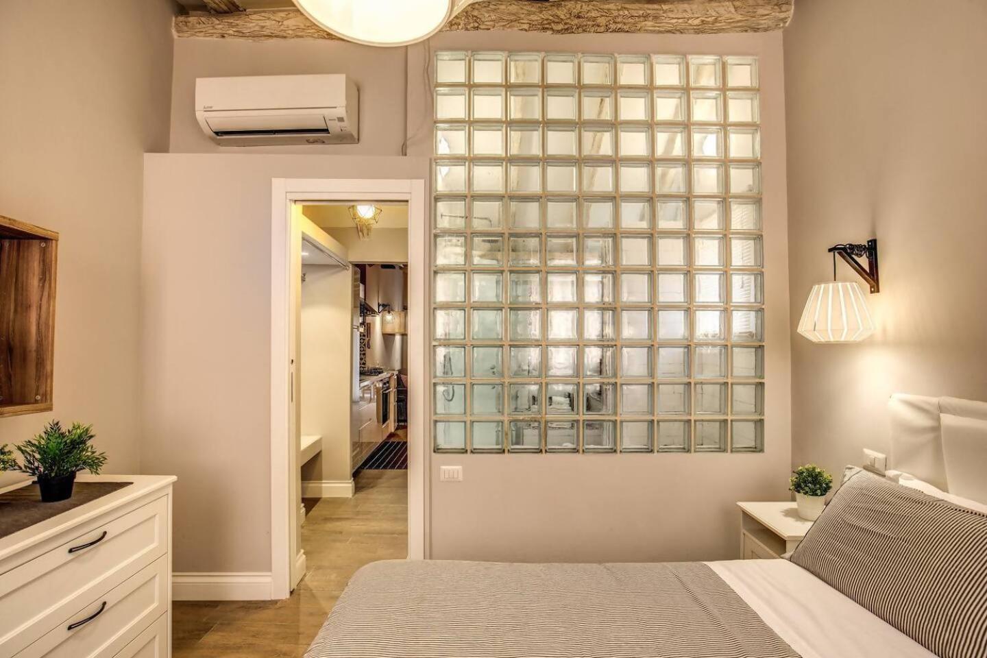 Attic With Terrace By Trevi Fountain Apartment โรม ภายนอก รูปภาพ