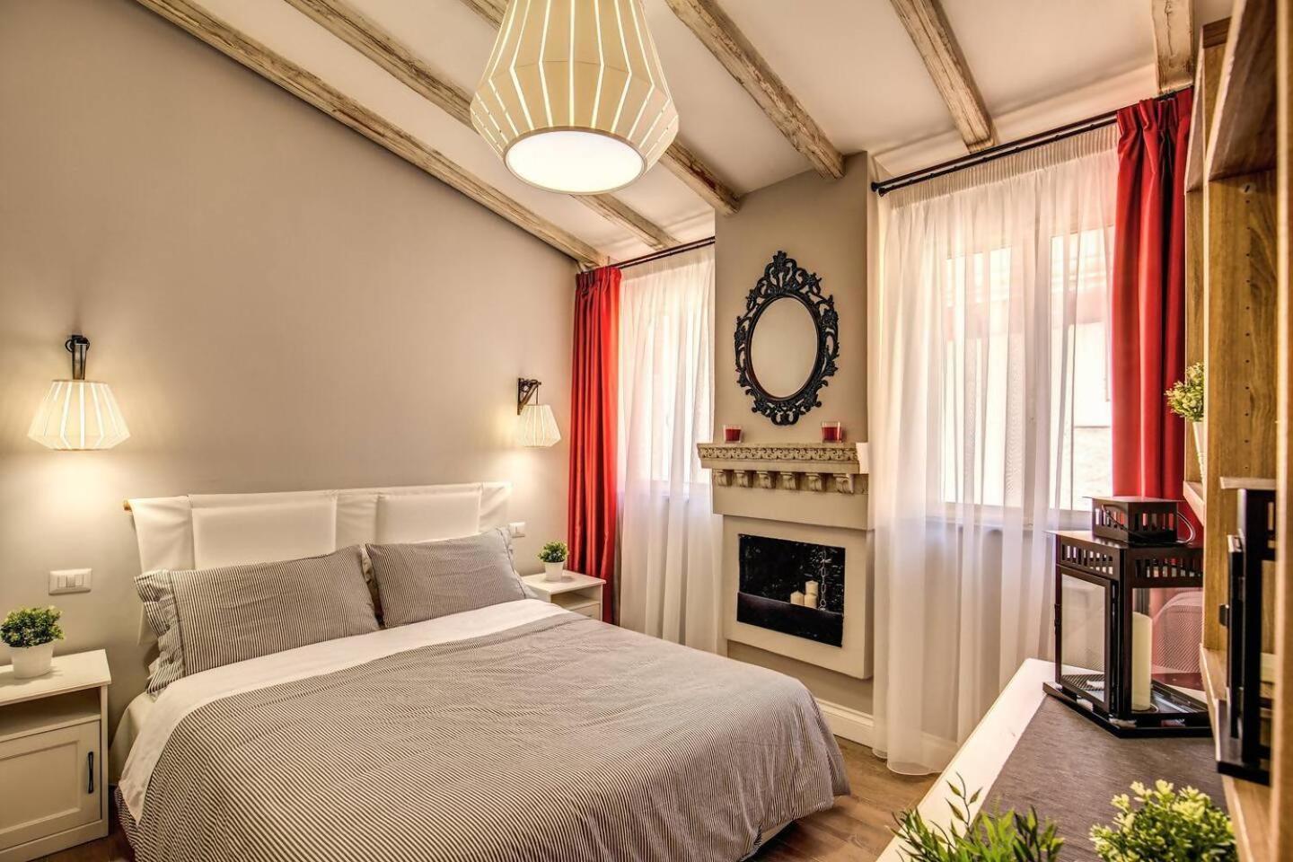 Attic With Terrace By Trevi Fountain Apartment โรม ภายนอก รูปภาพ